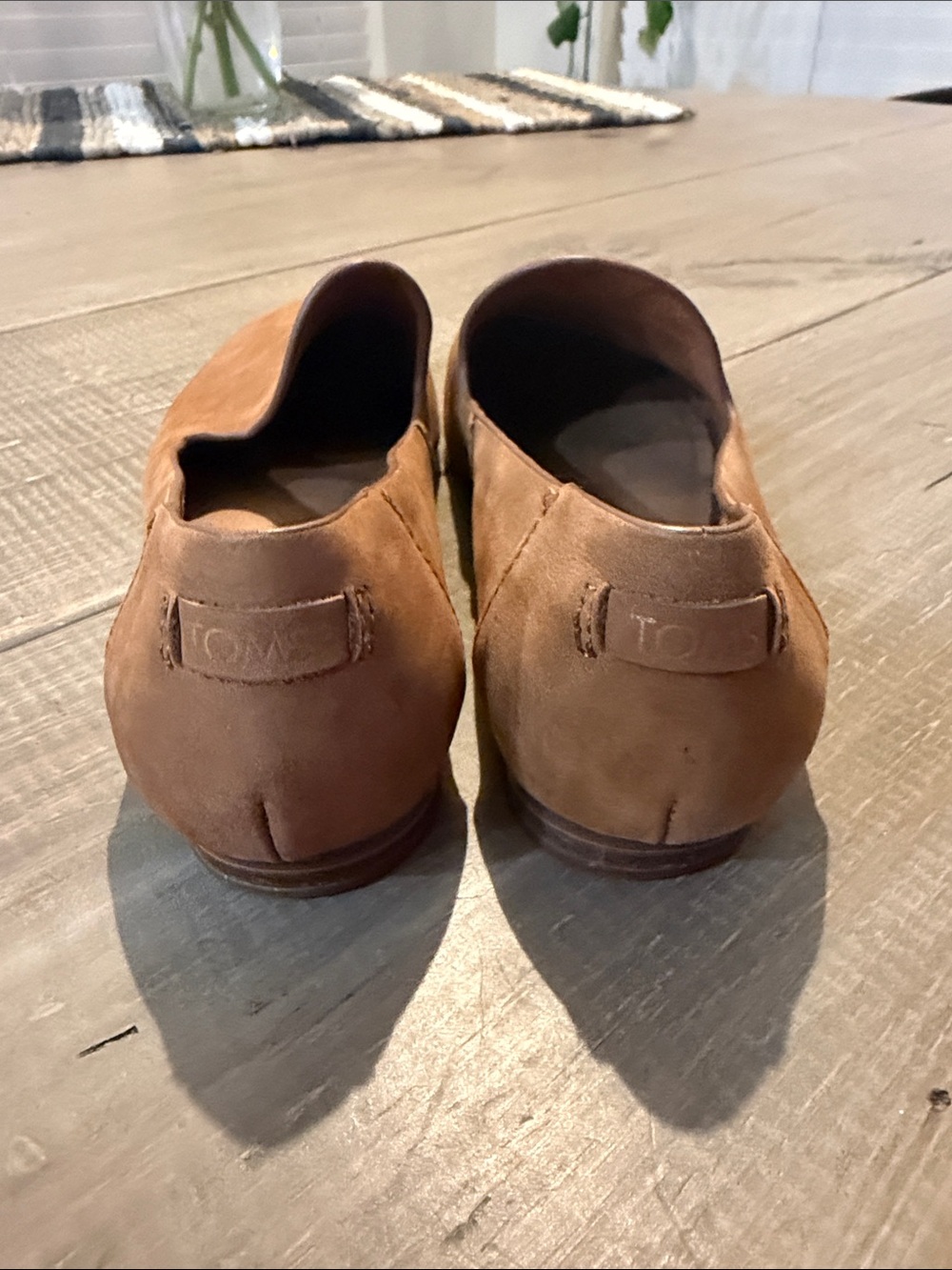 Tom’s Darcy Women’s Tan Oiled Nubuck Suede Slip-On Loafers - Picture 5 of 6